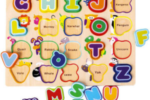 BINO WOOD Baby Alphabet Englisch mit Tieren einsteckbare Buchstaben auf Tafel BINO WOOD Baby Alphabet Englisch mit Tieren einsteckbare Buchstaben auf Tafel