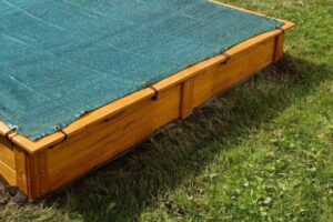 Sandkastennetz mit Gummiöse 3 x 3 m Sandkastennetz mit Gummiöse 3 x 3 m