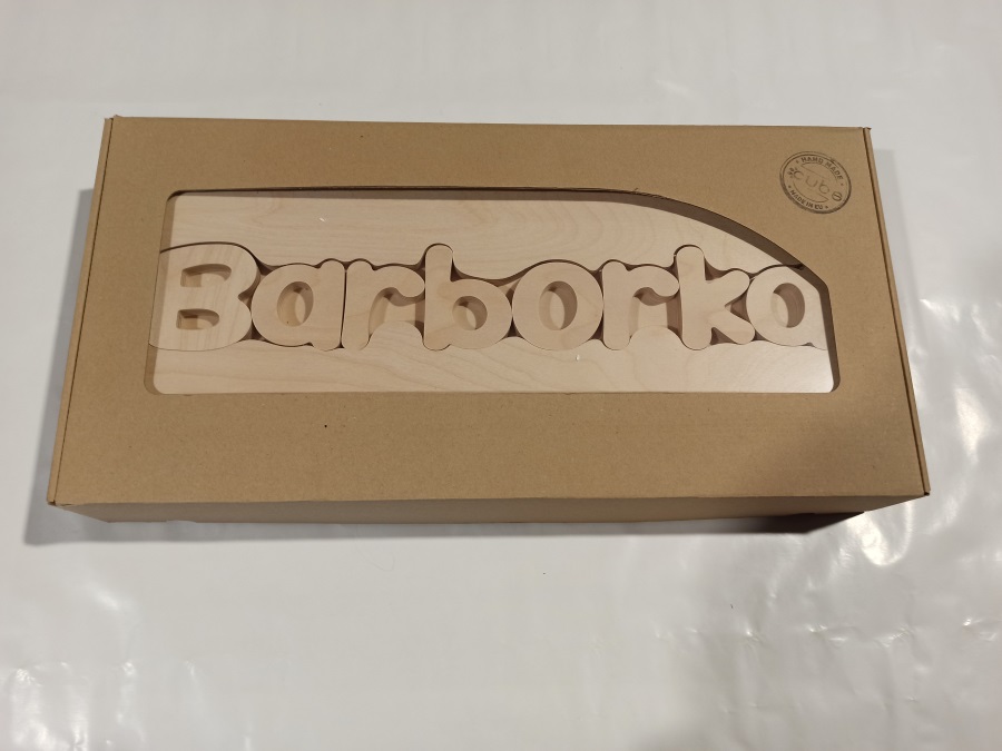 unnamed-file Holzhocker CUBS mit NAME BARBORKA .