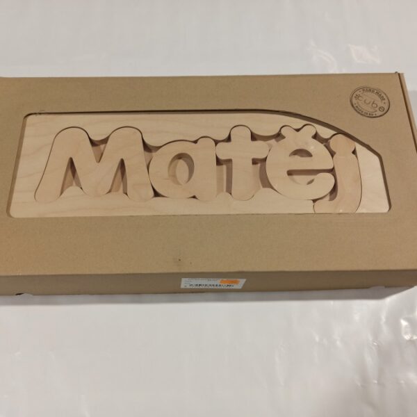 Holzhocker CUBS mit NAME MATTHEW .