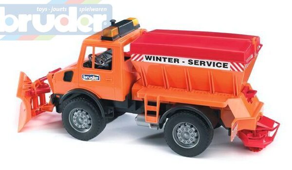 BRUDER 02572 (2572) Mercedes-Benz UNIMOG mit Schneepflug + Streuer