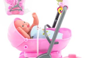 Gelenkpuppe „Baby“ im Set mit Kinderwagen und Töpfchen in einer Plastiktüte