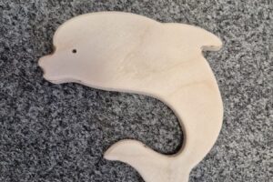 Großer Delfin aus Holz