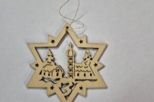 Weihnachtsbaumschmuck aus Holz – Stern – Dorf