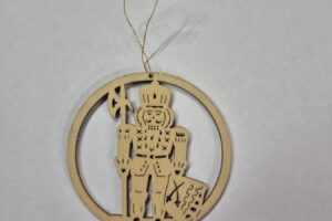 Weihnachtsbaumschmuck aus Holz – Rad – Nussknacker