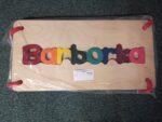 Holzschaukel „Cubs“ mit Sitz und dem Namen „BARBORKA“