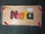 Holzschaukel „Cubs“ mit Sitz und Namen „NELA“