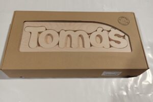 Holzstuhl CUBS mit dem Namen TOMÁŠ