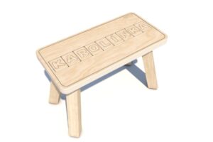 HEROLD-Kinderhocker aus Holz mit Namensschild